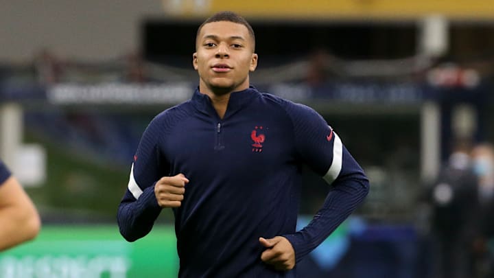 Mbappé fue el primer jugador en conseguir el Trofeo Kopa Mbappé fue el primer jugador en conseguir el Trofeo Kopa